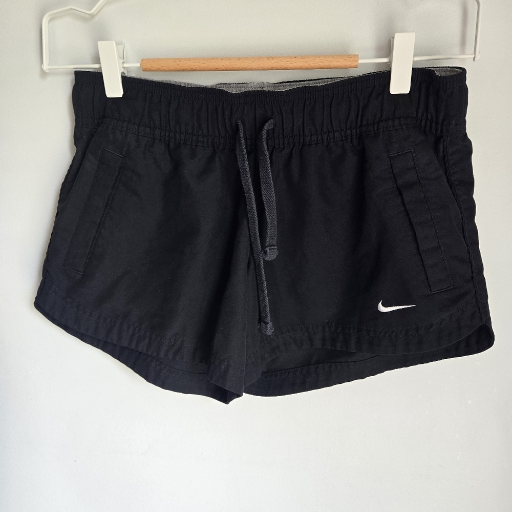 NIKE Black Athletic Shorts with Elastic Waistband